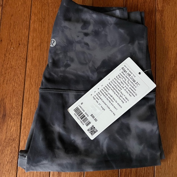 NWT Lululemon diamond dye align sz 6, 21” - Picture 2 of 3